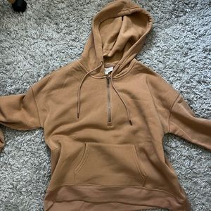 BRAND NEW QUARTER ZIP.